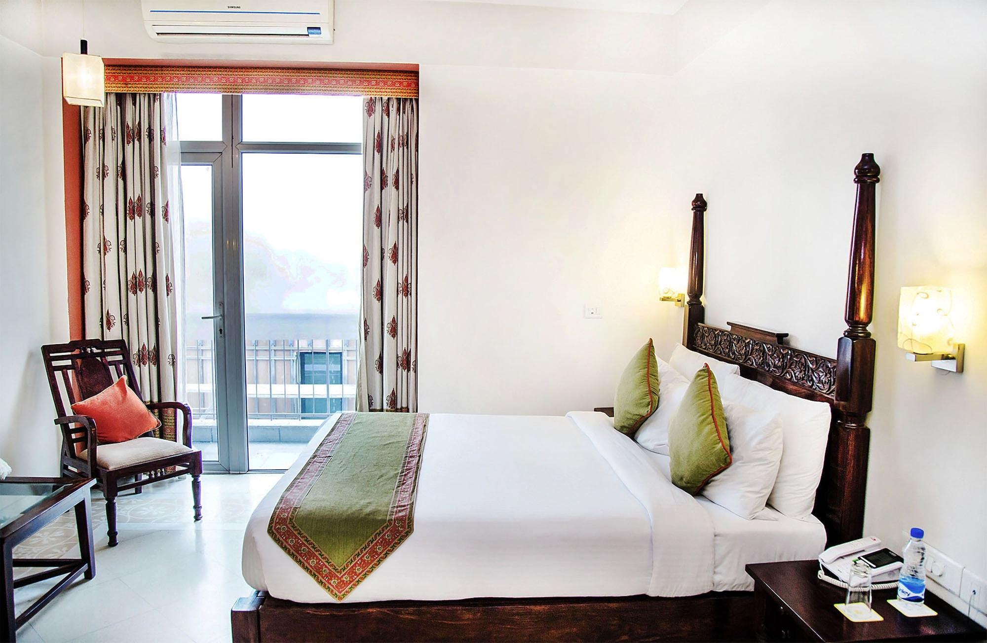 Hotel Mantra Amaltas Nueva Delhi Exterior foto