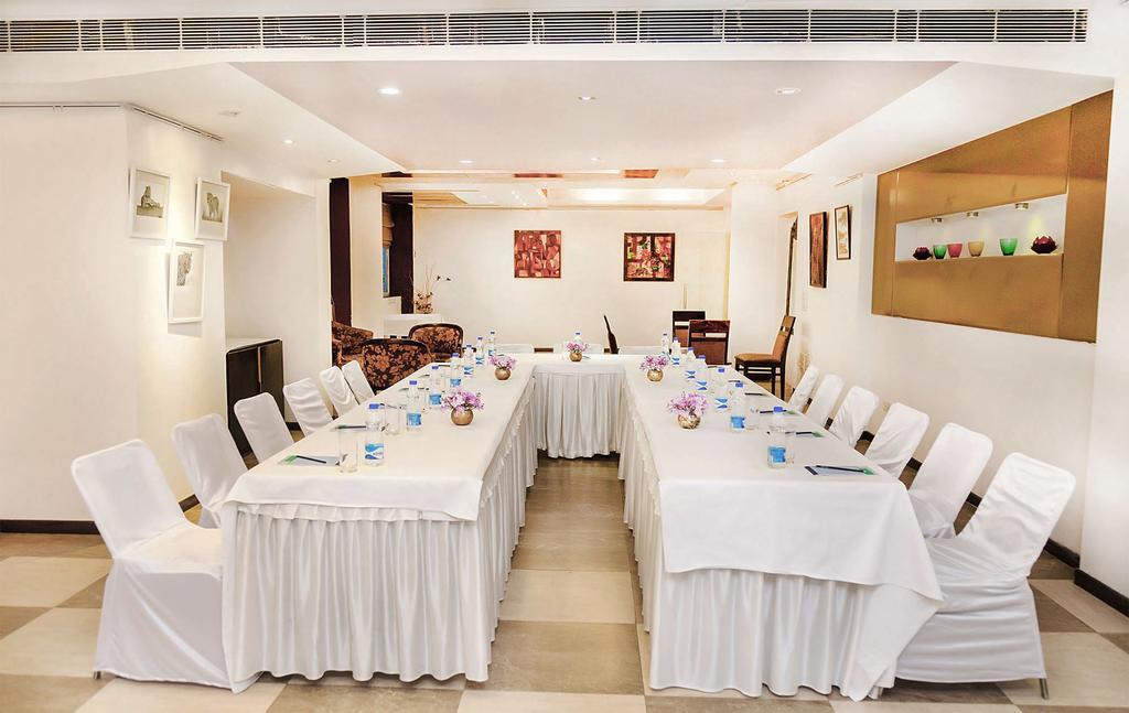 Hotel Mantra Amaltas Nueva Delhi Exterior foto