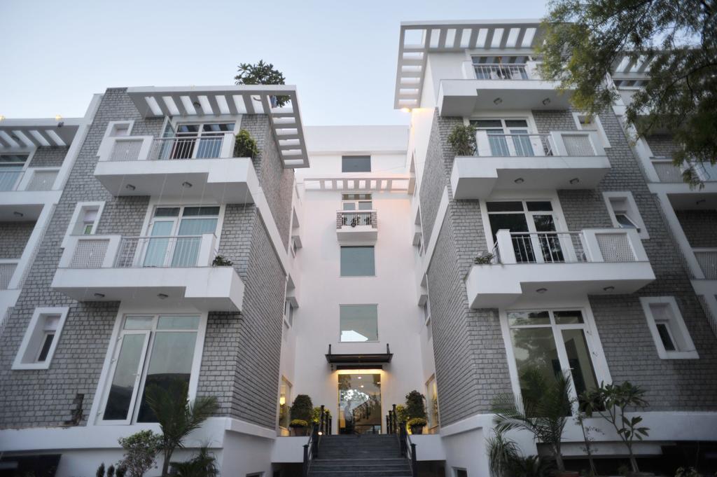 Hotel Mantra Amaltas Nueva Delhi Exterior foto