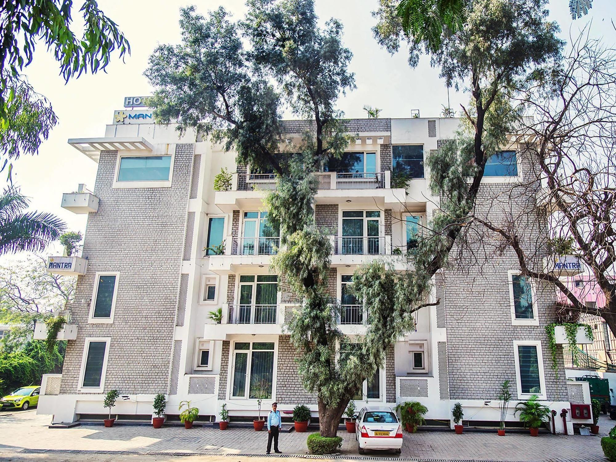 Hotel Mantra Amaltas Nueva Delhi Exterior foto