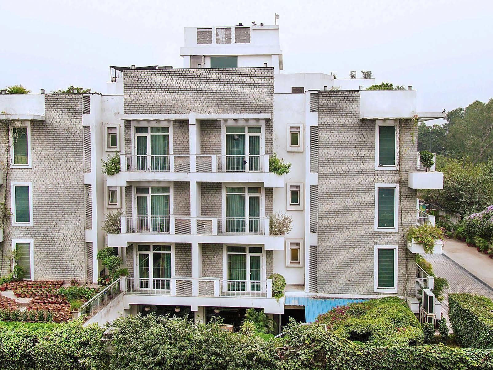 Hotel Mantra Amaltas Nueva Delhi Exterior foto